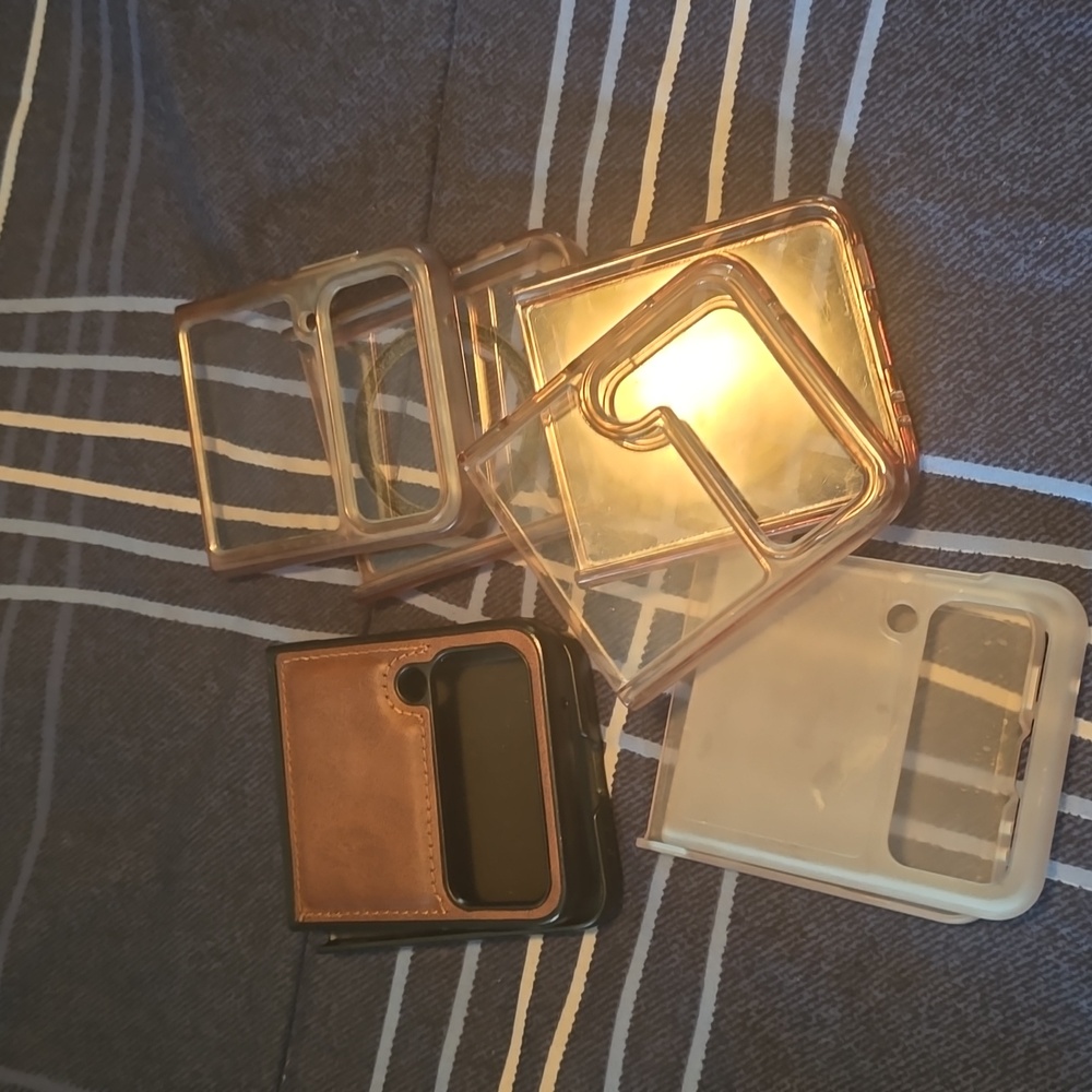 Galaxy Z Flip 4 cases